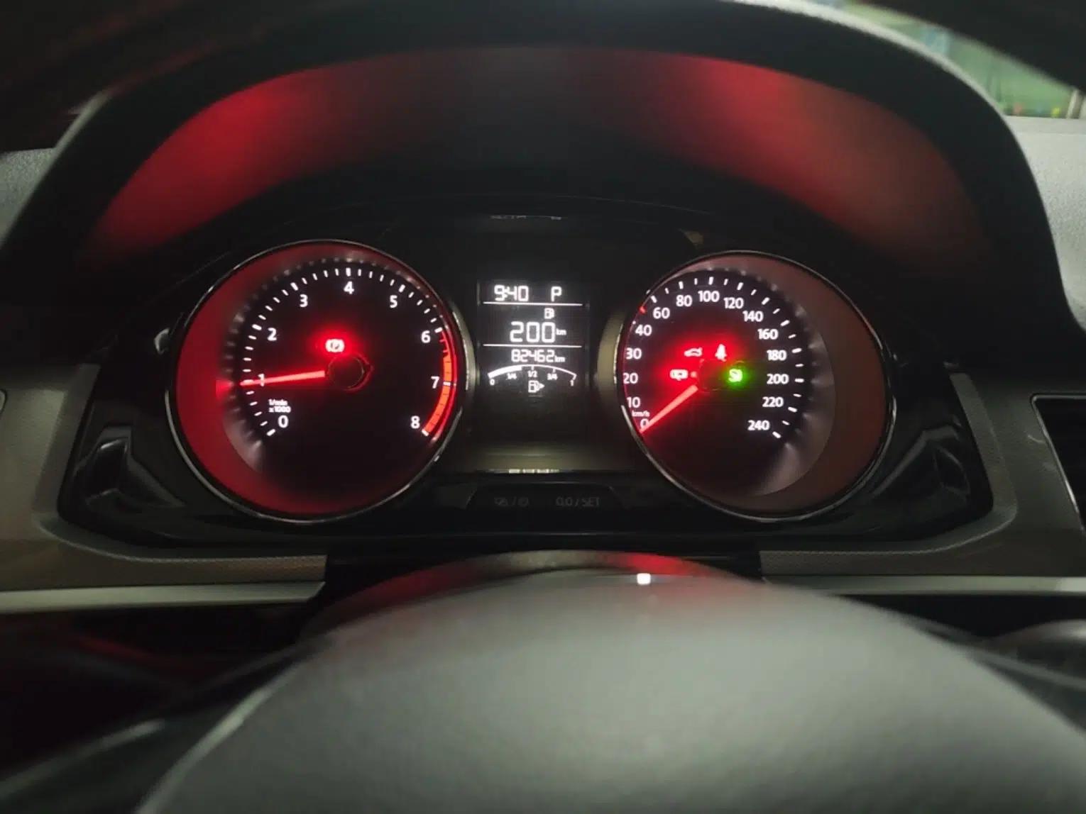 Volkswagen Bora 2018 1.5L Automatic Comfort Model — миниатюра 9
