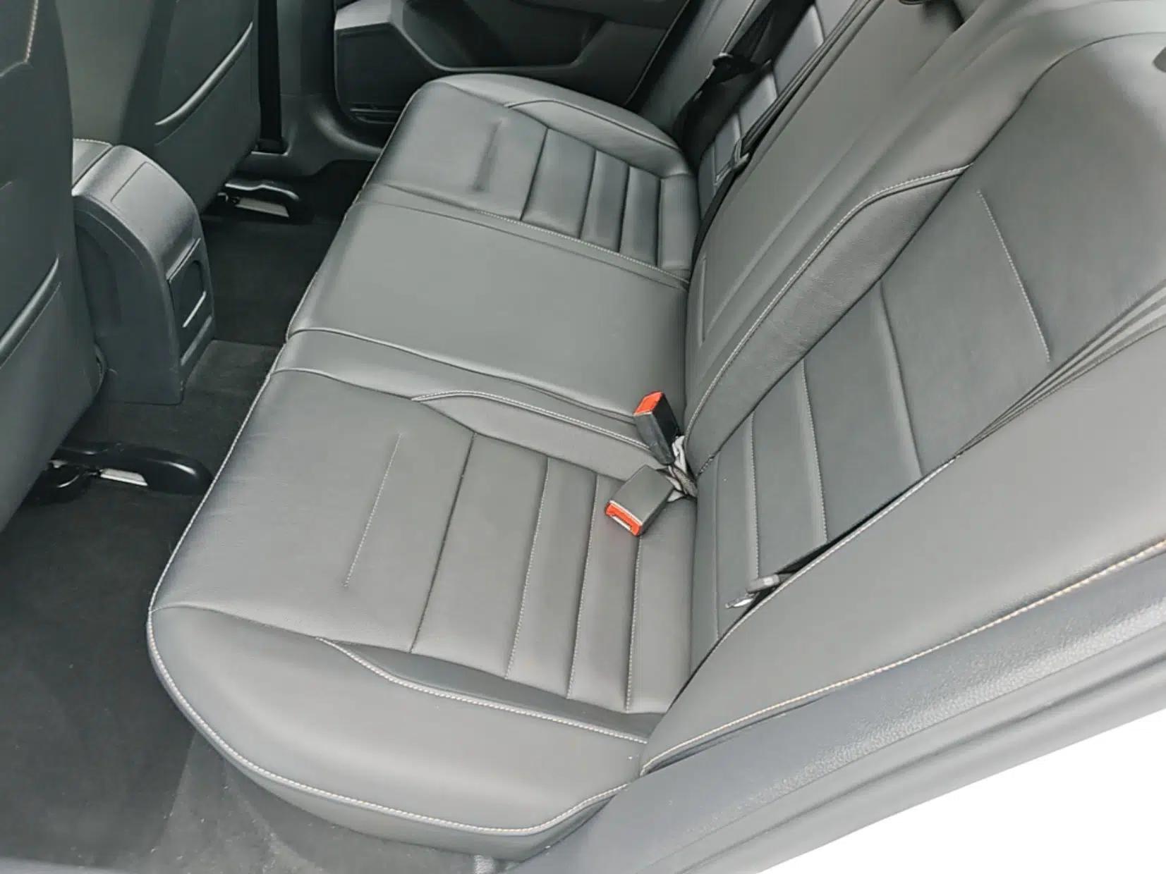 Volkswagen Bora 2017 1.6L Manual Comfort Model — миниатюра 20