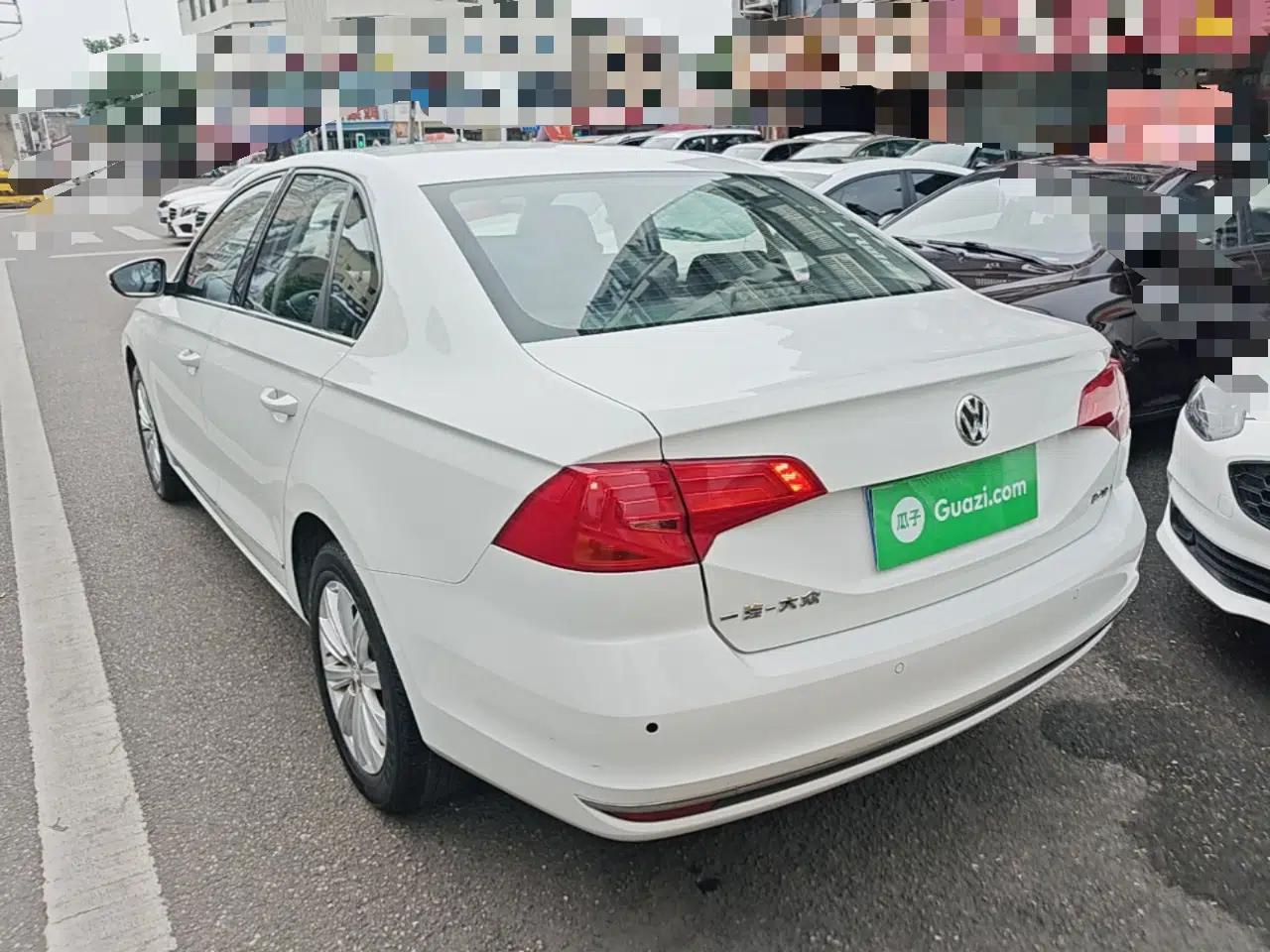 Volkswagen Bora 2017 1.6L Manual Comfort Model — миниатюра 4