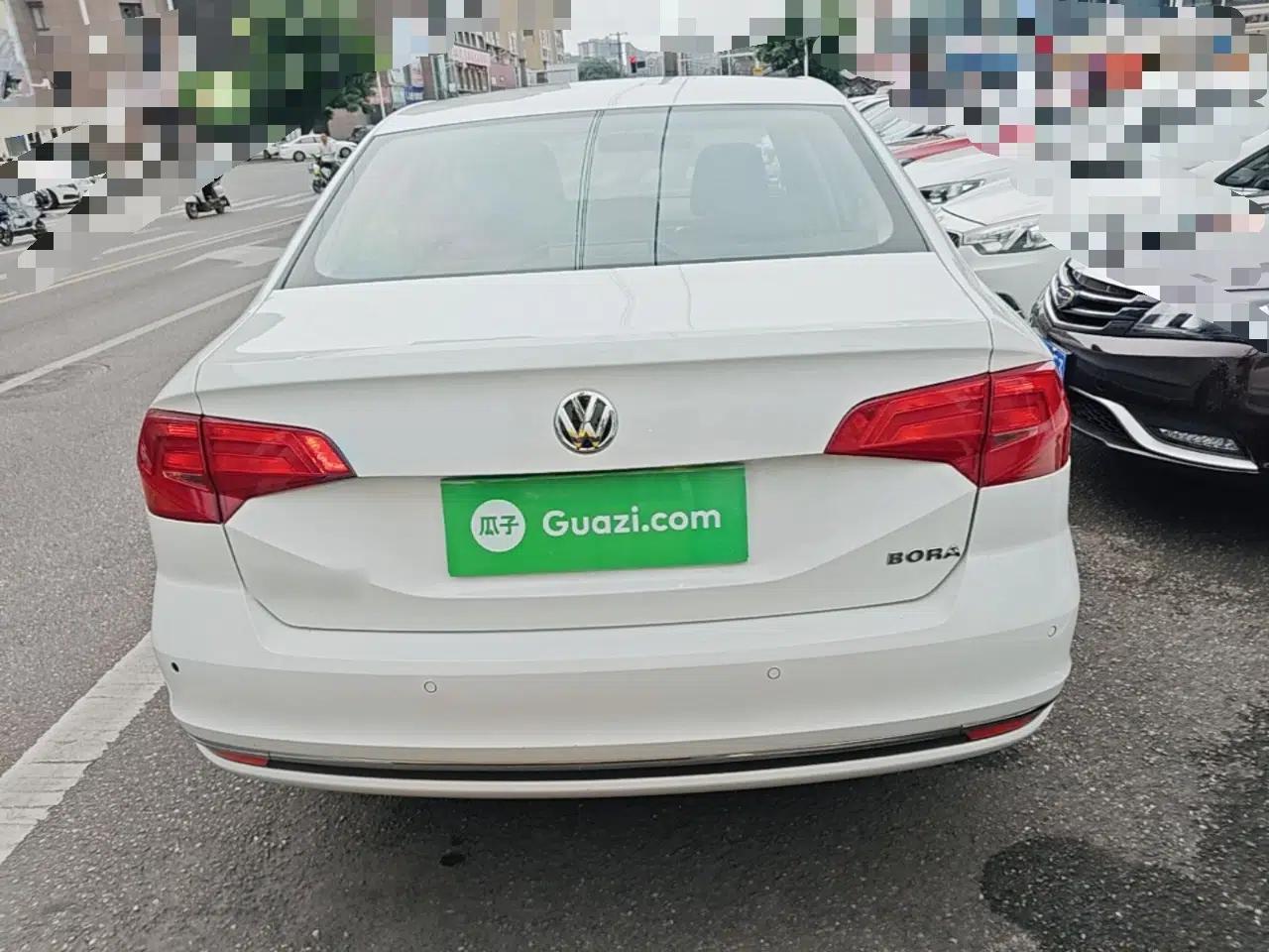 Volkswagen Bora 2017 1.6L Manual Comfort Model — миниатюра 5