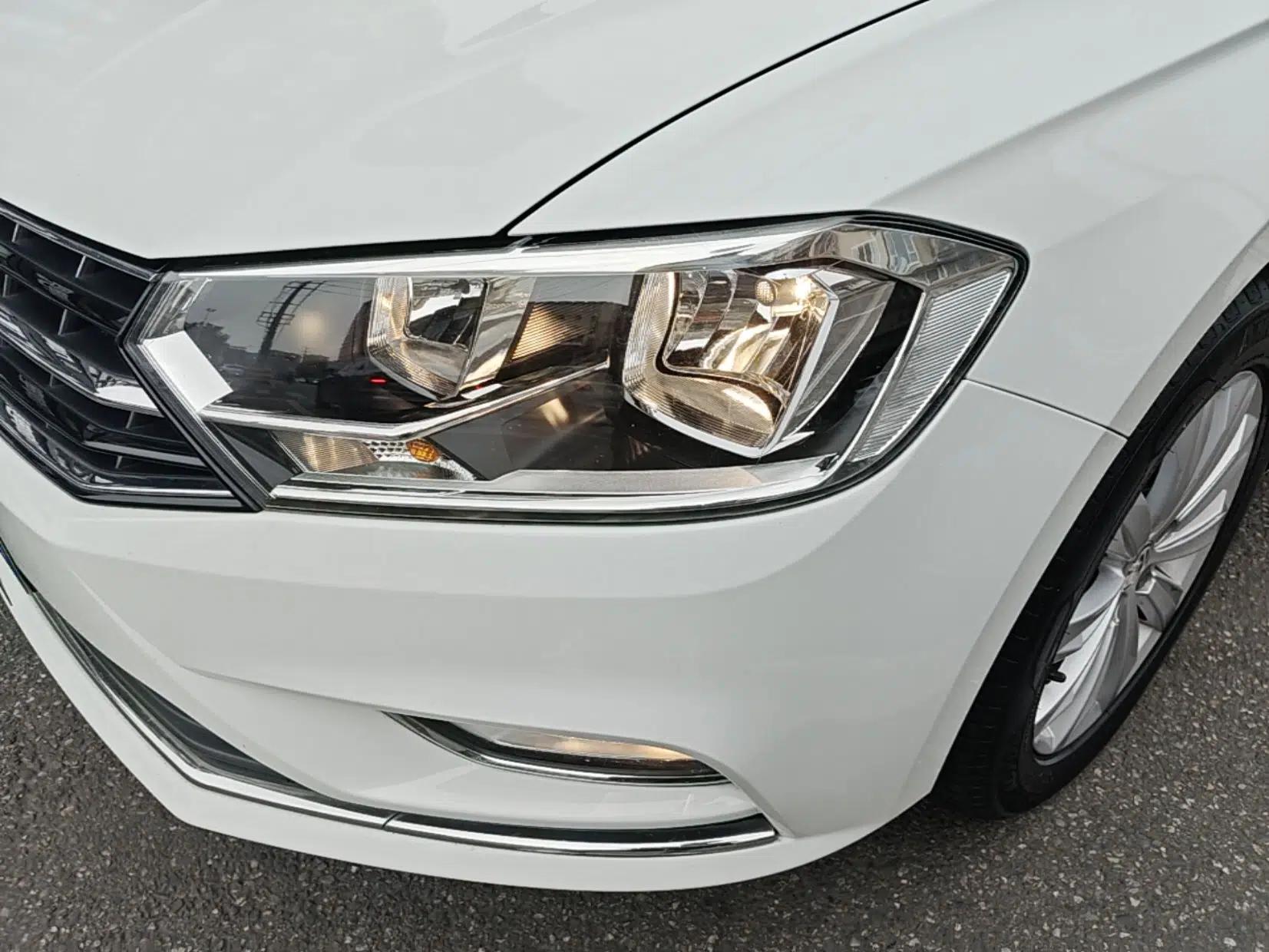 Volkswagen Bora 2017 1.6L Manual Comfort Model — миниатюра 8