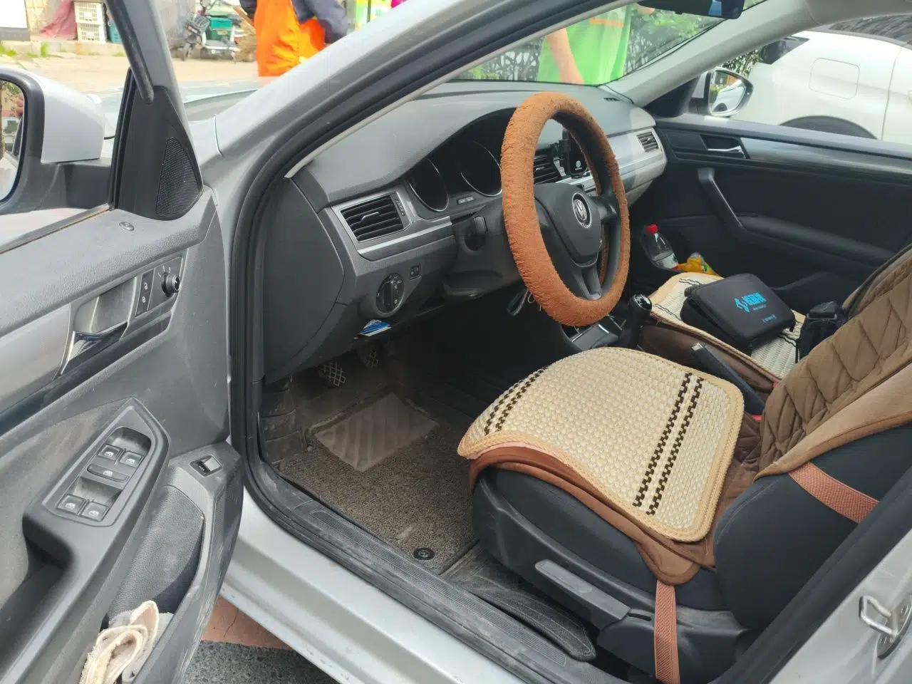 Volkswagen Bora 2017 1.6L Manual Fashion Model — миниатюра 19