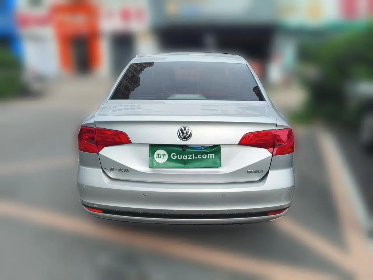 Volkswagen Bora 2017 1.6L Manual Fashion Model — миниатюра 5