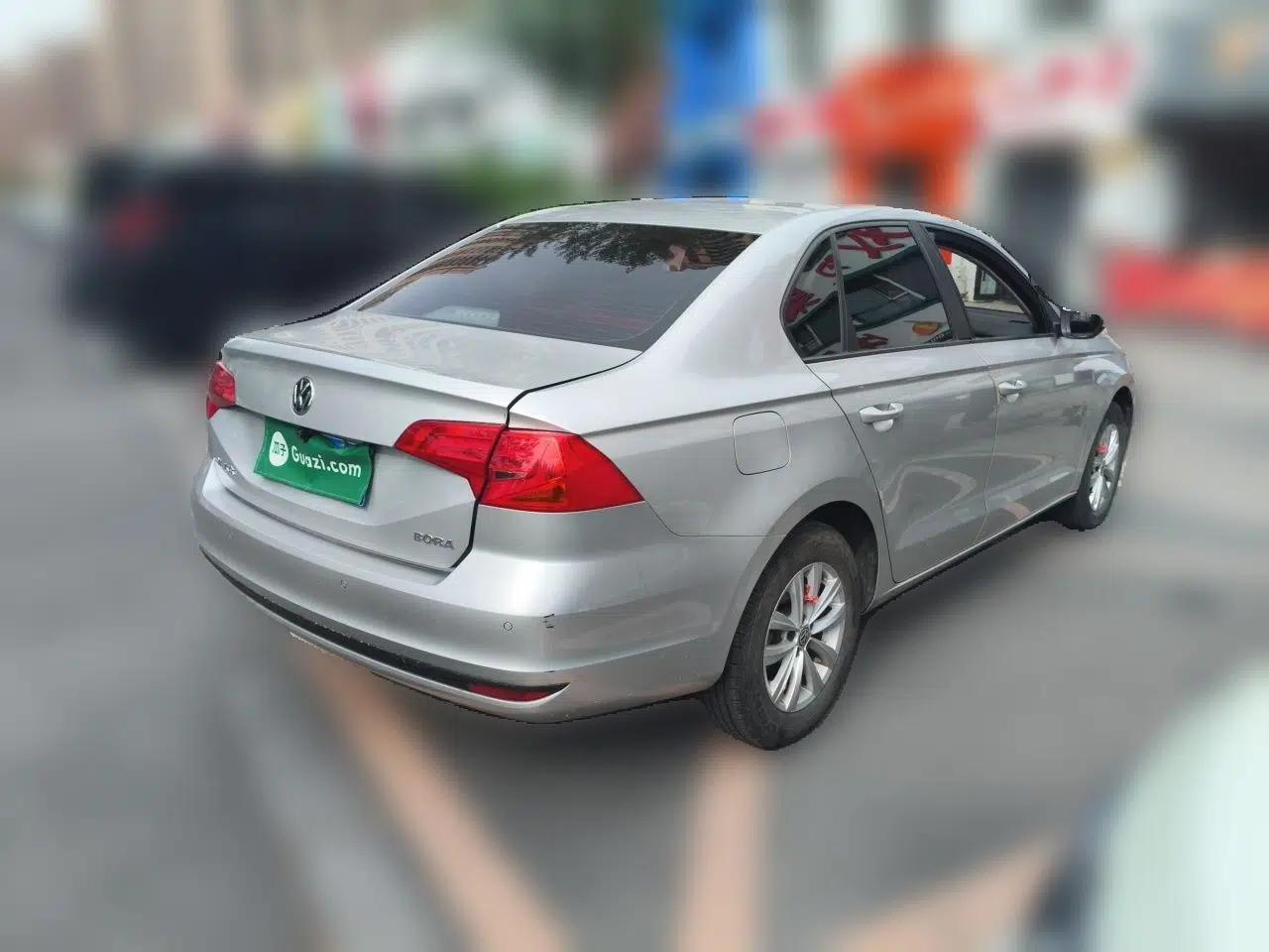 Volkswagen Bora 2017 1.6L Manual Fashion Model — миниатюра 6