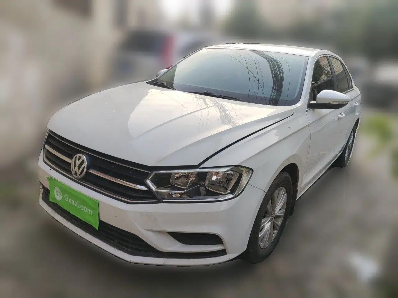 Volkswagen Bora 2016 1.6L Manual Fashion Edition — миниатюра 1