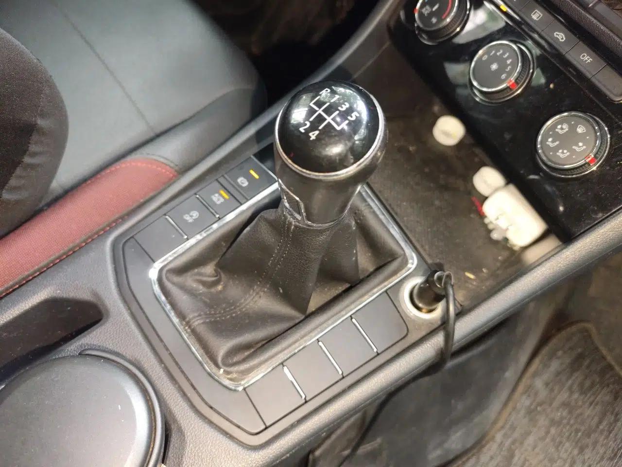 Volkswagen Bora 2019 Revised Version 1.5L Manual Comfort Type China V Standard — миниатюра 14