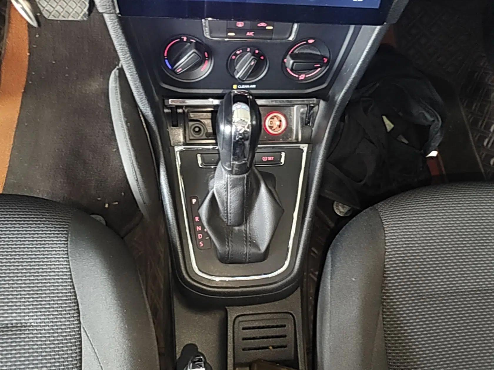 Volkswagen Bora 2018 1.5L Automatic Fashion Model — миниатюра 16