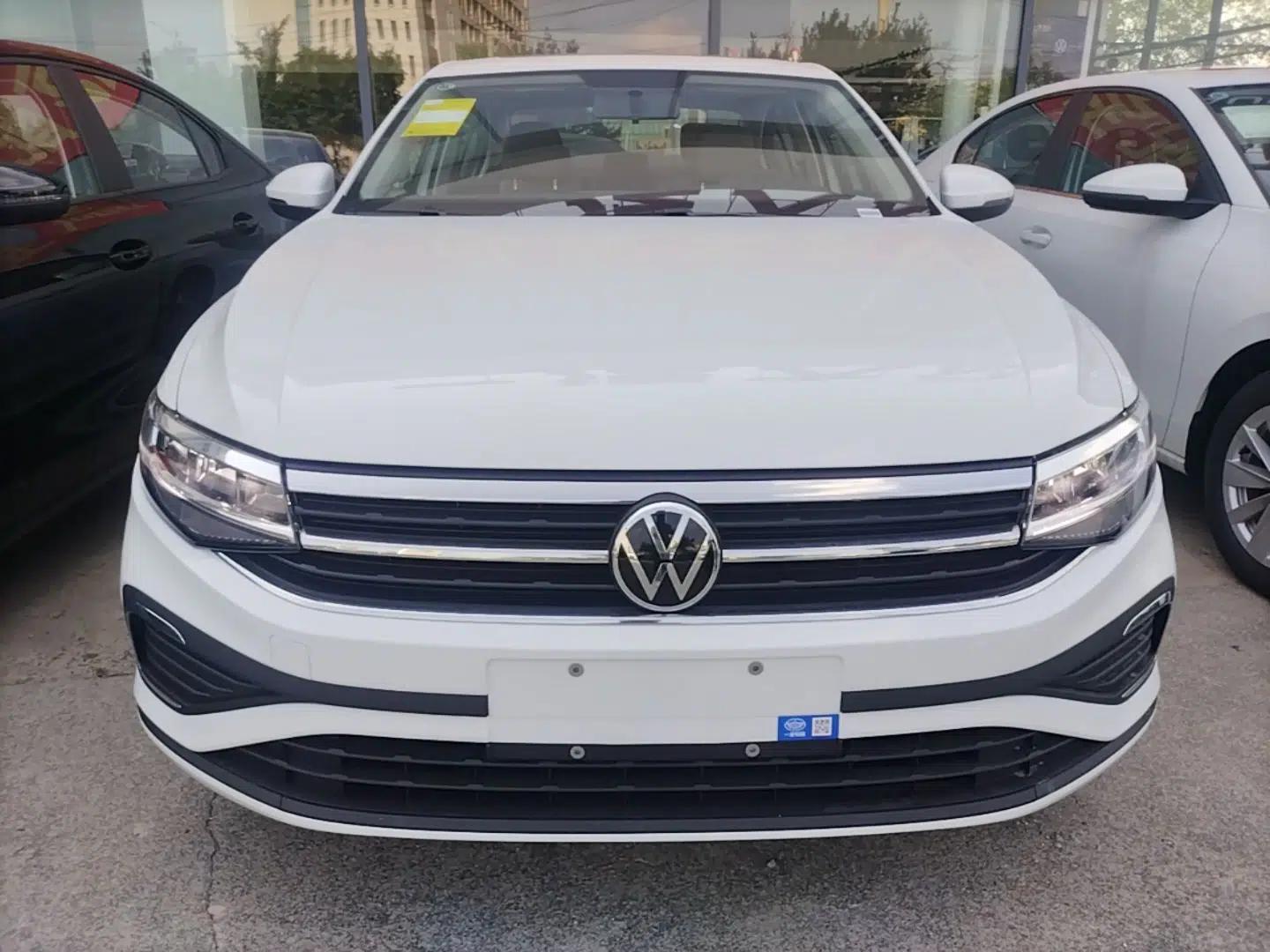 Volkswagen Bora 2026 200TSI DSG Yuexing Navigation Edition — миниатюра 2