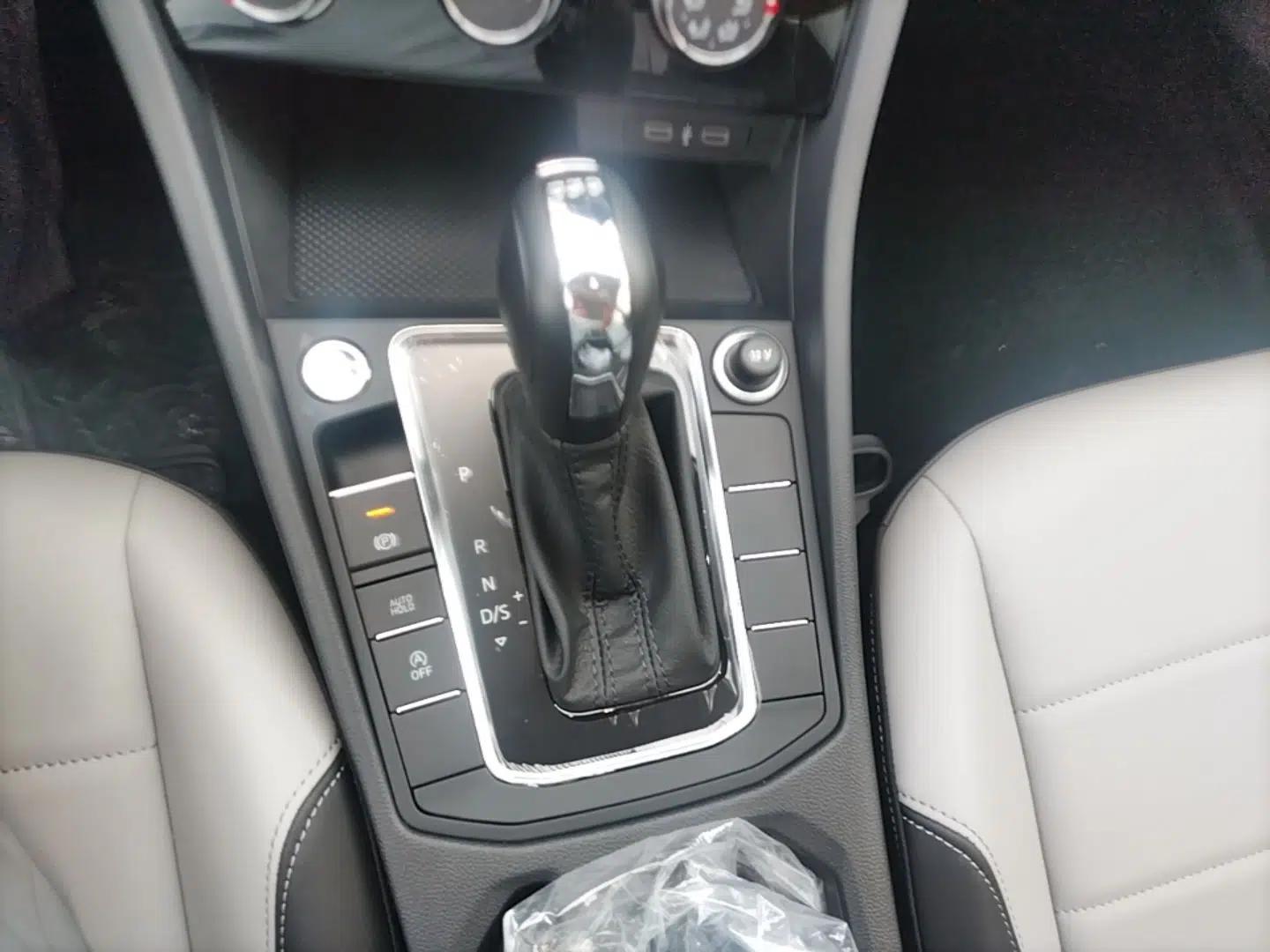 Volkswagen Bora 2026 200TSI DSG Yuexing Navigation Edition — миниатюра 16