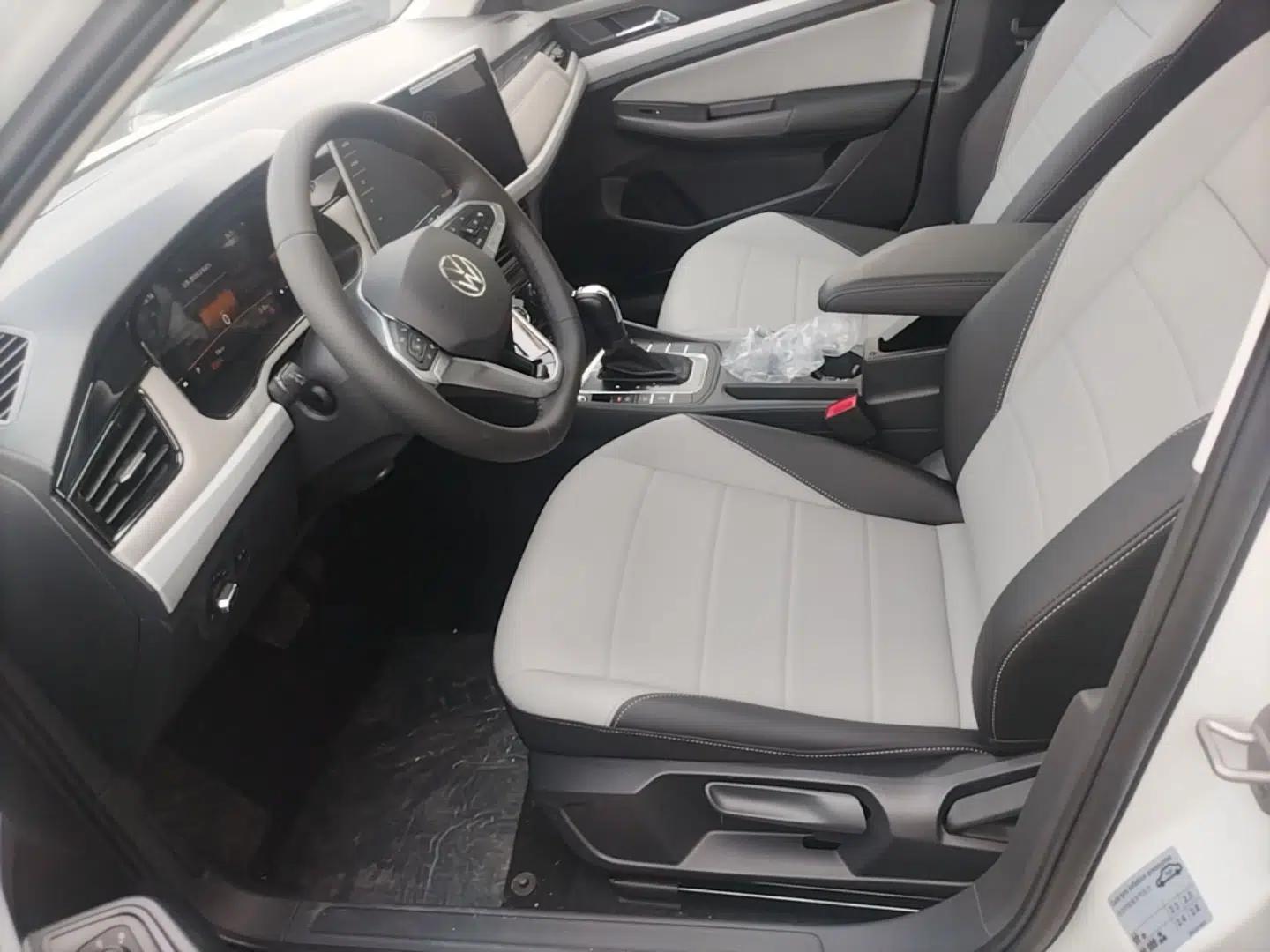 Volkswagen Bora 2026 200TSI DSG Yuexing Navigation Edition — миниатюра 17