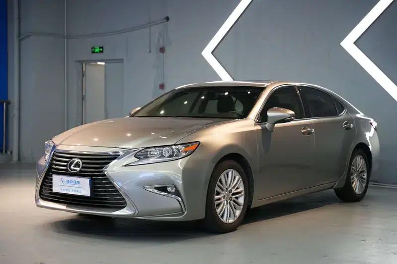 Lexus ES 2015 200 Comfort Edition — миниатюра 1