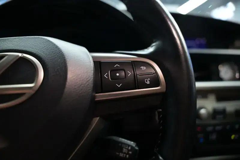 Lexus ES 2015 200 Comfort Edition — миниатюра 21