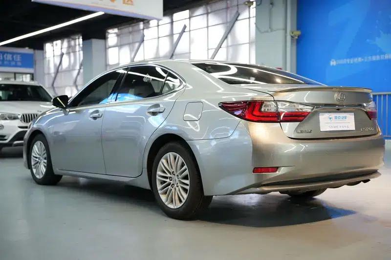 Lexus ES 2015 200 Comfort Edition — миниатюра 4