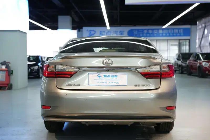 Lexus ES 2015 200 Comfort Edition — миниатюра 5