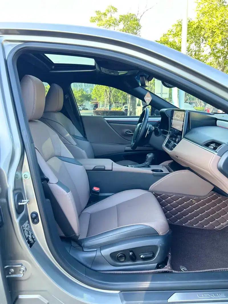 Lexus ES 2025 300h Premium Edition — миниатюра 13