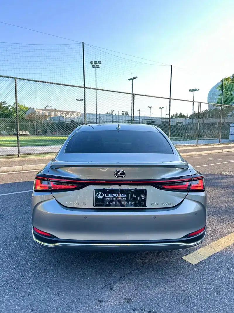 Lexus ES 2025 300h Premium Edition — миниатюра 4
