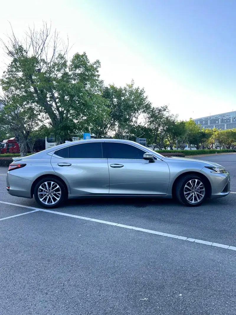 Lexus ES 2025 300h Premium Edition — миниатюра 5