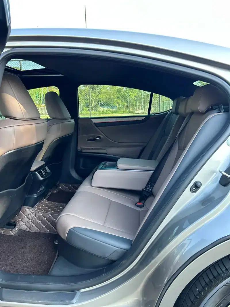Lexus ES 2025 300h Premium Edition — миниатюра 6