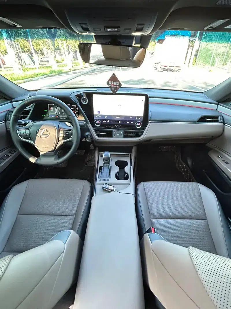 Lexus ES 2025 300h Premium Edition — миниатюра 8