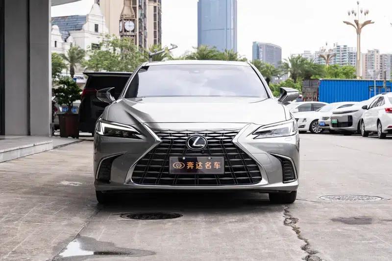 Lexus ES 2025 300h Premium Edition — миниатюра 2