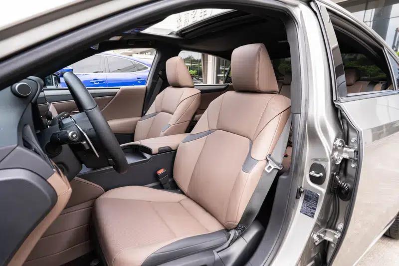Lexus ES 2025 300h Premium Edition — миниатюра 18