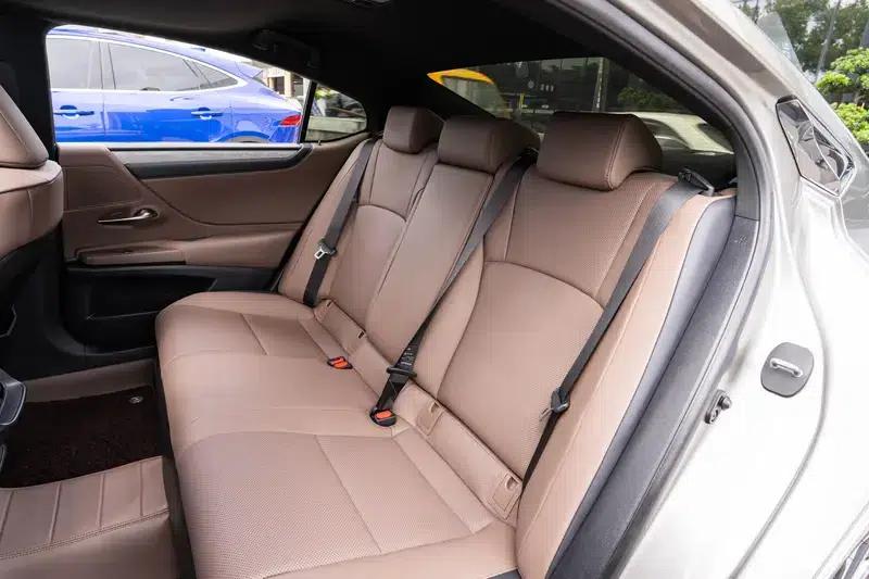 Lexus ES 2025 300h Premium Edition — миниатюра 20