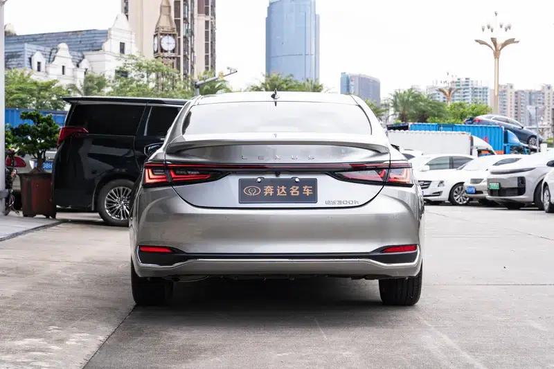 Lexus ES 2025 300h Premium Edition — миниатюра 4