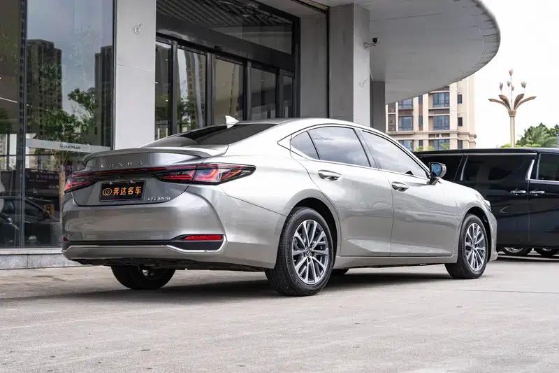Lexus ES 2025 300h Premium Edition — миниатюра 5