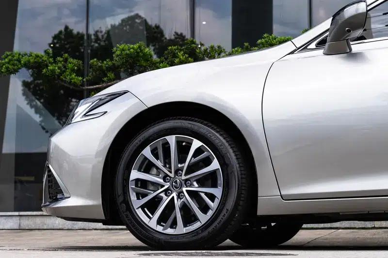 Lexus ES 2025 300h Premium Edition — миниатюра 10