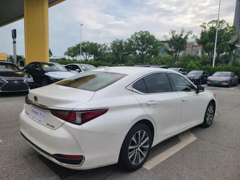 Lexus ES 2021 Model 200 Premium Edition — миниатюра 6