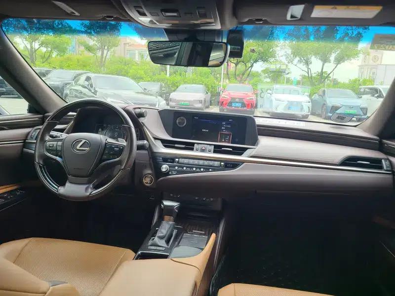 Lexus ES 2021 Model 200 Premium Edition — миниатюра 8