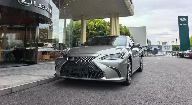 Lexus ES 2020 200 Premium Edition (China VI Emission Standard) — миниатюра 1