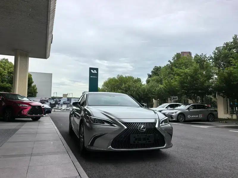 Lexus ES 2020 200 Premium Edition (China VI Emission Standard) — миниатюра 3