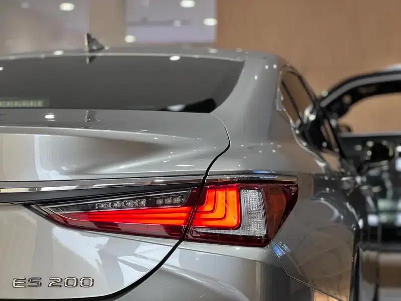 Lexus ES 2022 200 Premium Edition — миниатюра 6