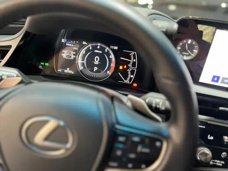 Lexus ES 2022 200 Premium Edition — миниатюра 9