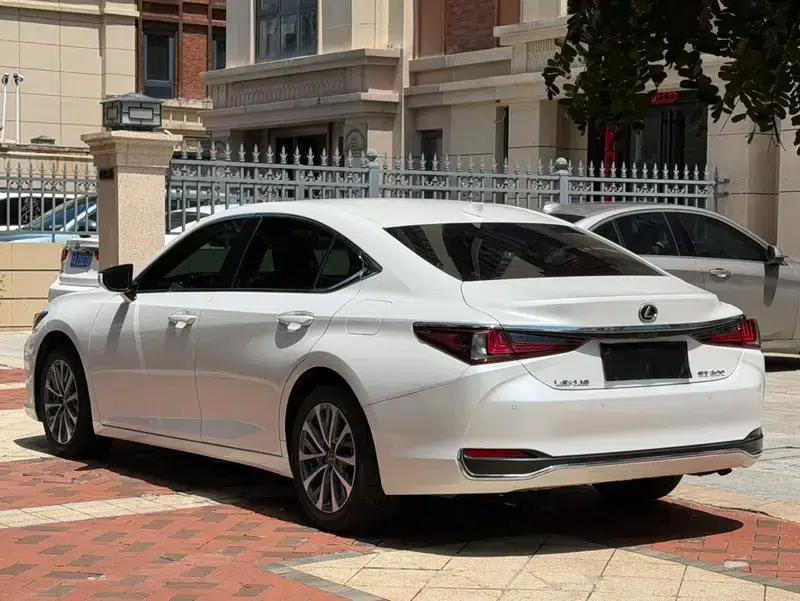 Lexus ES 2022 200 Premium Edition — миниатюра 4