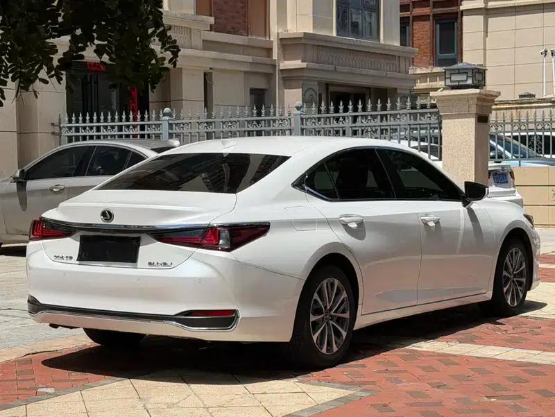 Lexus ES 2022 200 Premium Edition — миниатюра 6