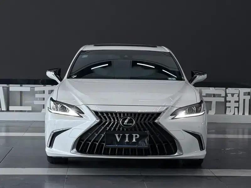 Lexus ES 2022 300h Premium Edition — миниатюра 2