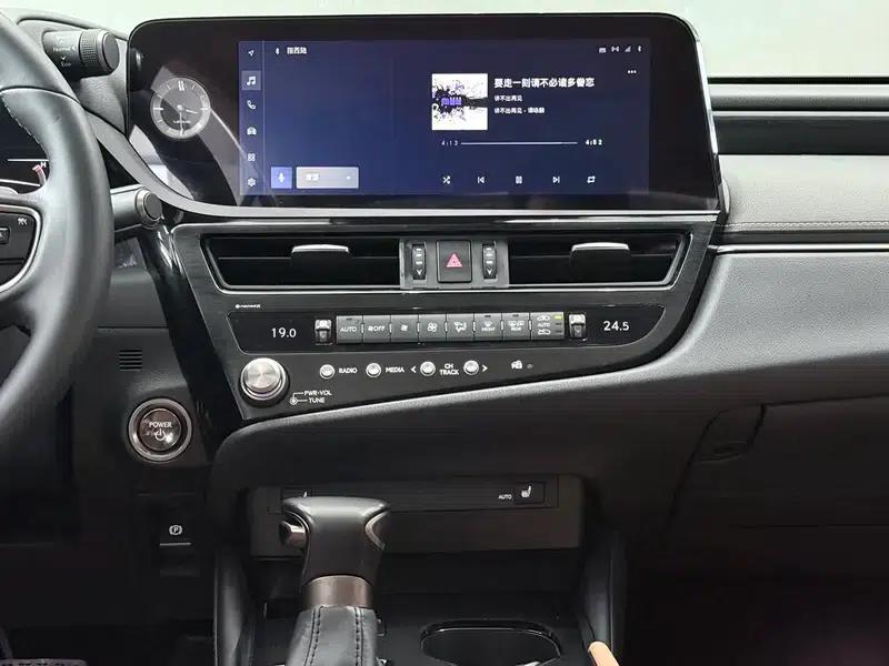Lexus ES 2022 300h Premium Edition — миниатюра 12