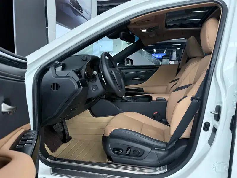 Lexus ES 2022 300h Premium Edition — миниатюра 17