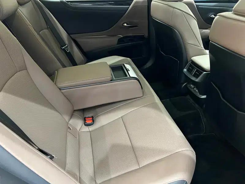 Lexus ES 2022 300h Premium Edition — миниатюра 7