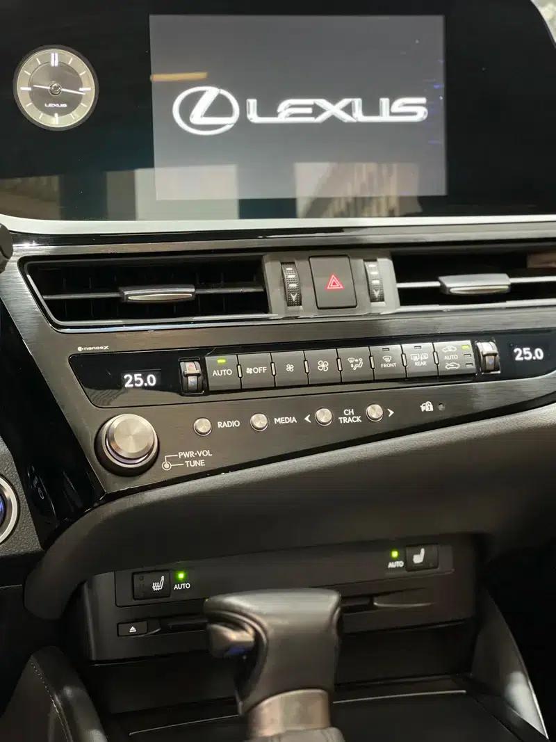 Lexus ES 2022 300h Premium Edition — миниатюра 8