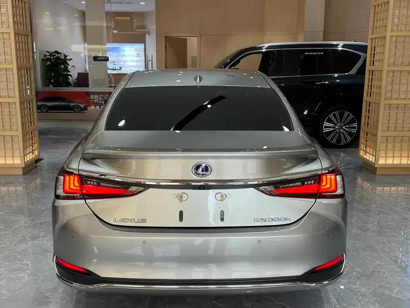 Lexus ES 2022 300h Premium Edition — миниатюра 9