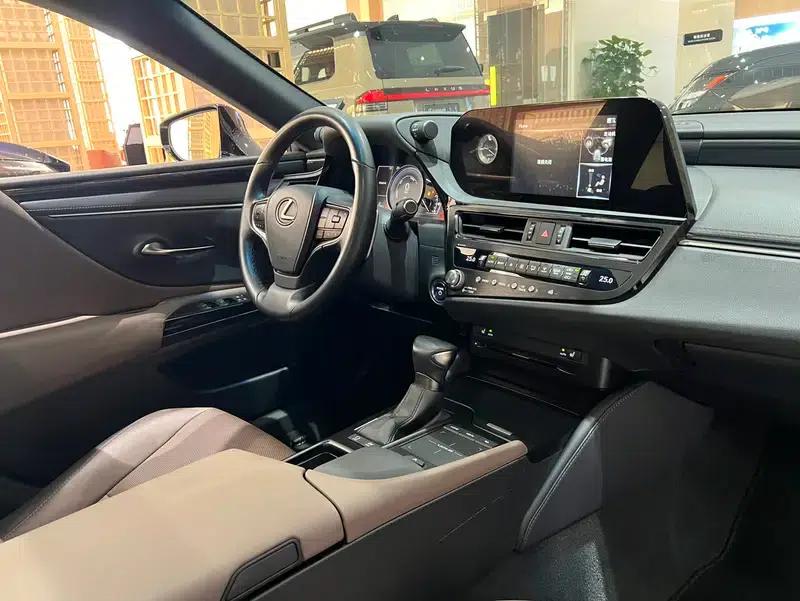 Lexus ES 2022 300h Premium Edition — миниатюра 10