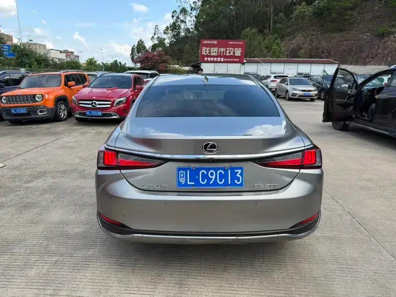 Lexus ES 2022 200 Premium Edition — миниатюра 4