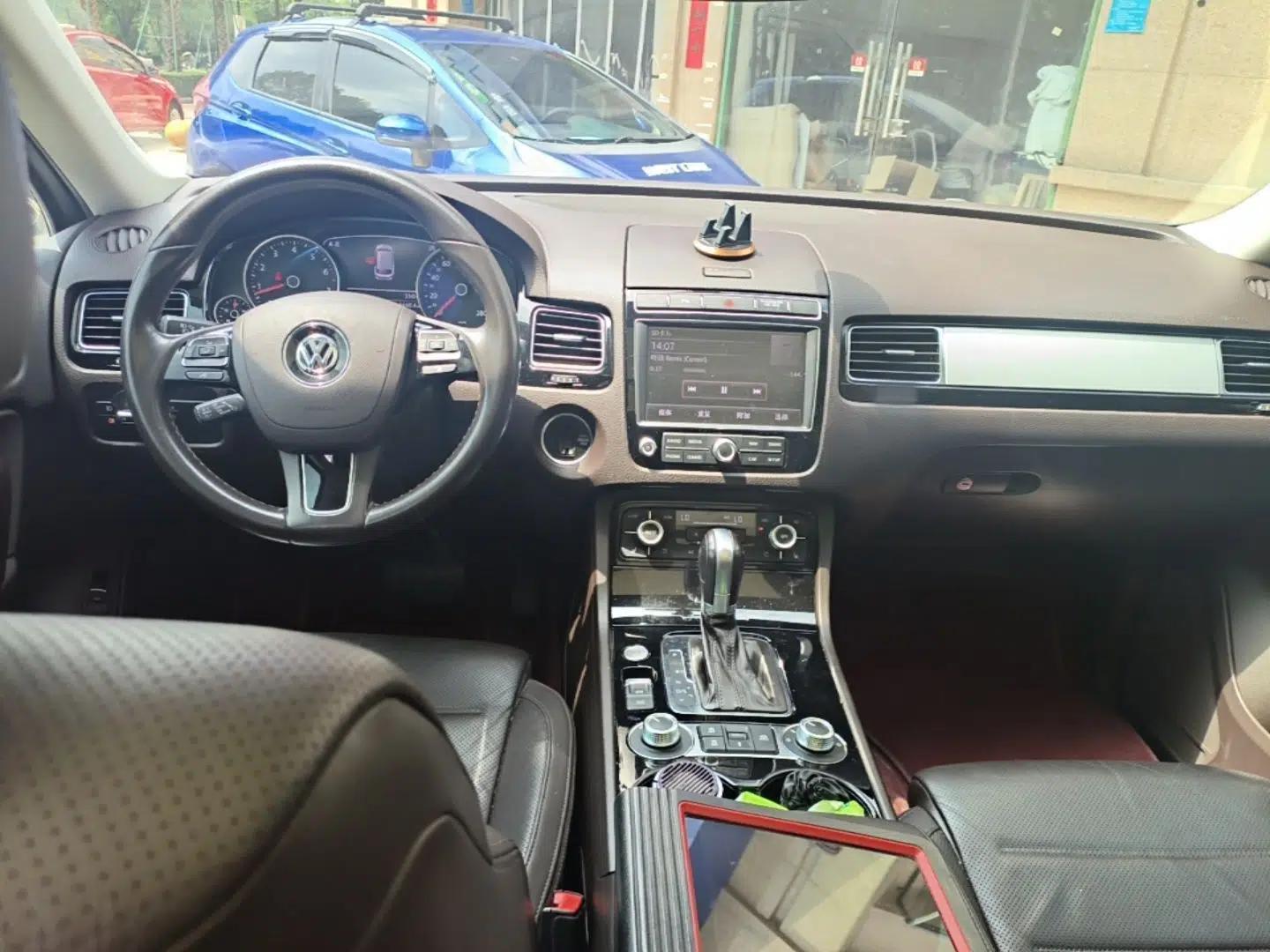 Volkswagen Touareg 2017 3.0 TSI Touareg Edition — миниатюра 12