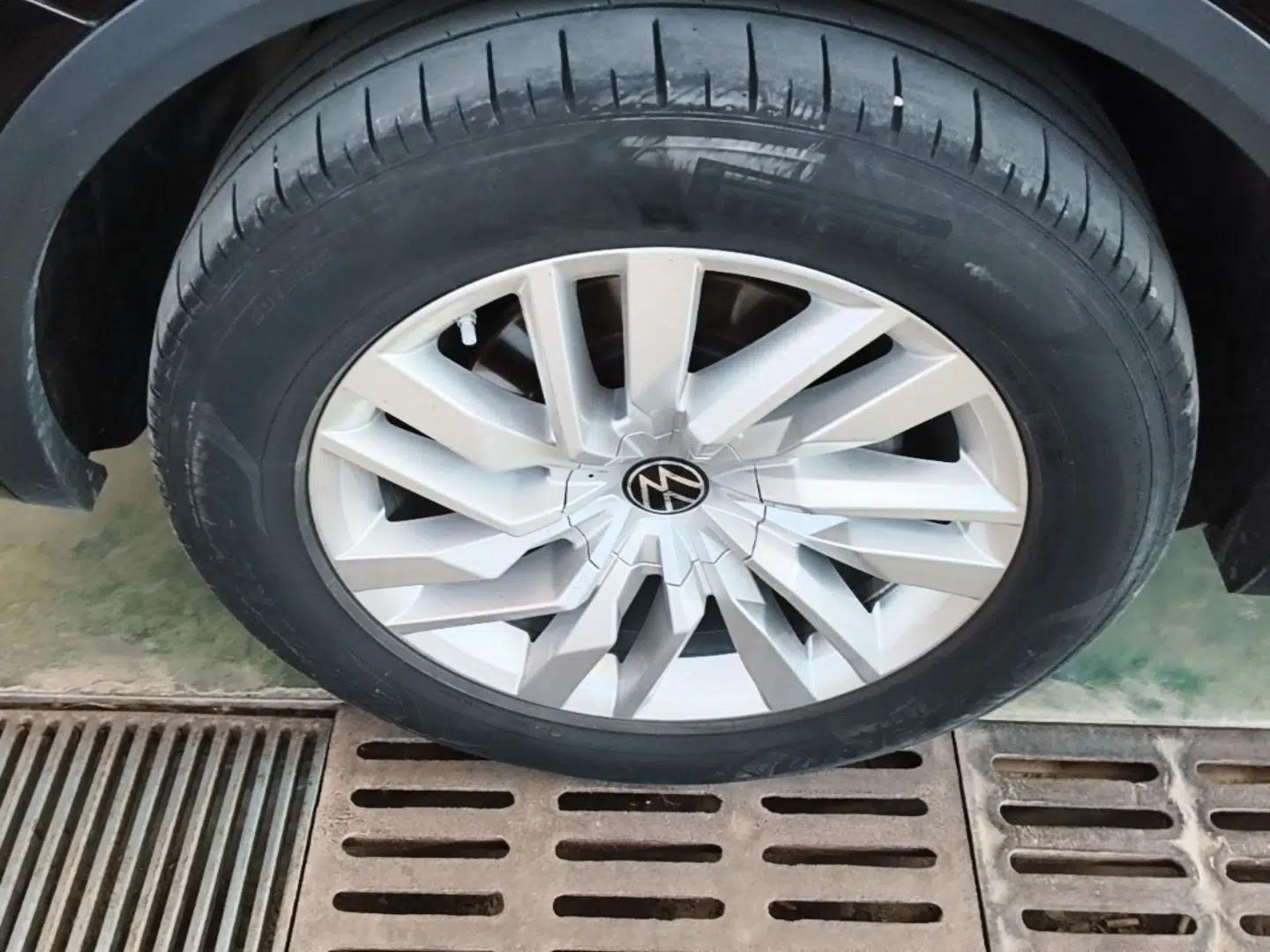 Volkswagen Touareg 2021 2.0 TSI Ruiyi Edition — миниатюра 11