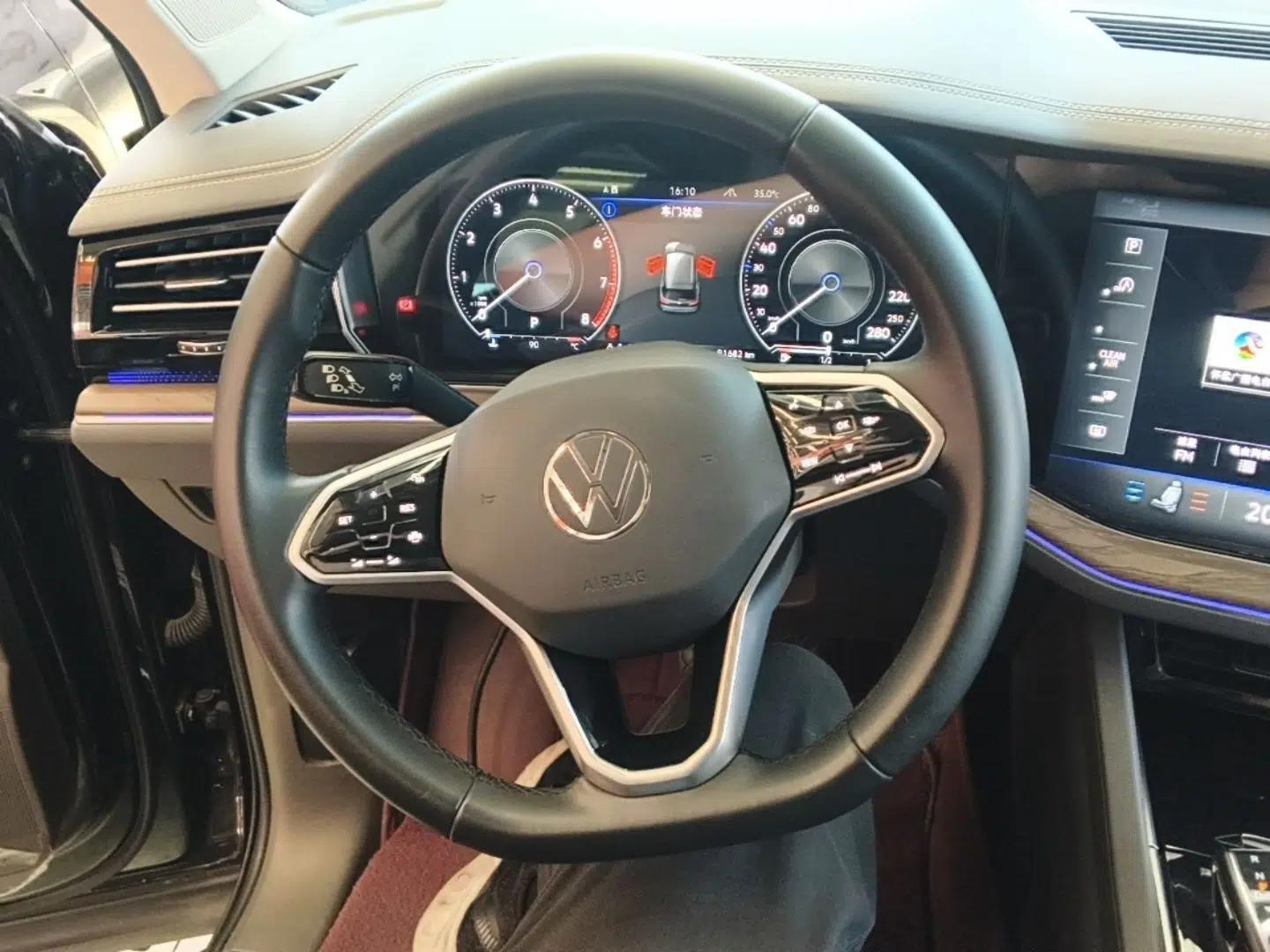 Volkswagen Touareg 2021 2.0 TSI Ruiyi Edition — миниатюра 13