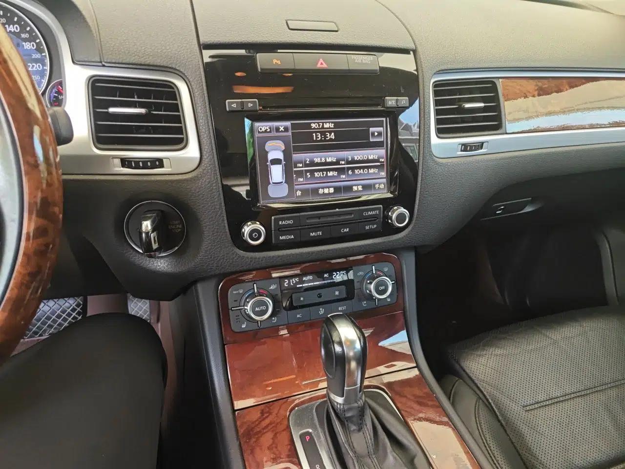 Volkswagen Touareg 2011 3.0 TSI Comfort Version — миниатюра 13