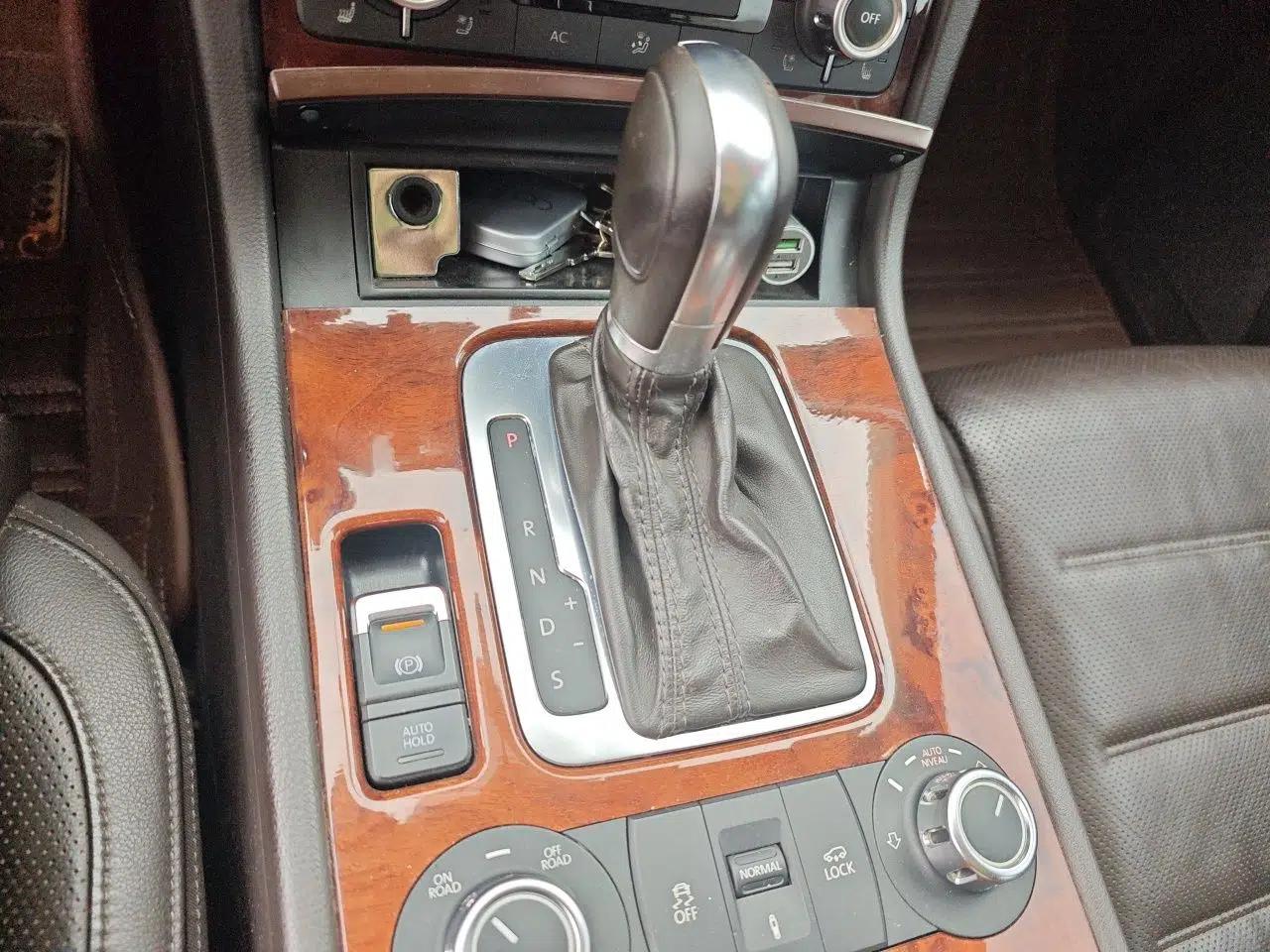 Volkswagen Touareg 2011 3.0 TSI Comfort Version — миниатюра 14